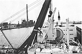 Photo of the reactor being removed from the NS Otto Hahn.  Click for larger image.