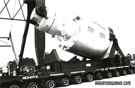 Image of the NS Otto Hahn's reactor being loaded on to a flatbed truck